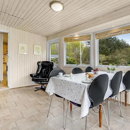 4 Bedroom Gorgeous In Feriehus *