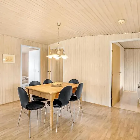 Feriehus 4 Bedroom Gorgeous In Spøttrup
