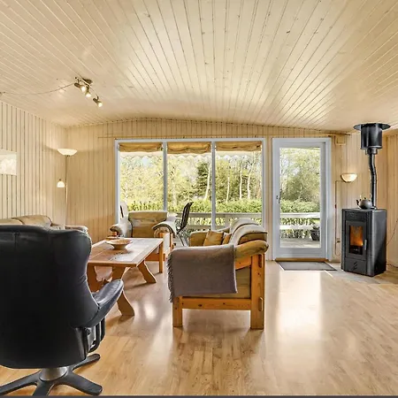 4 Bedroom Gorgeous In Feriehus Spøttrup